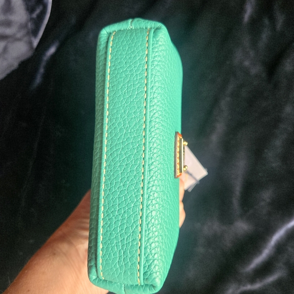 Dooney & Bourke Pebbled Leather Kisslock Coin Purse Green - Picture 5 of 9